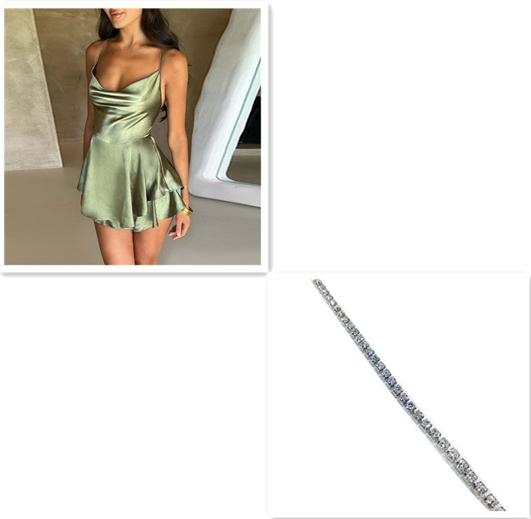 Robe à lacets en satin élégant et dos nu